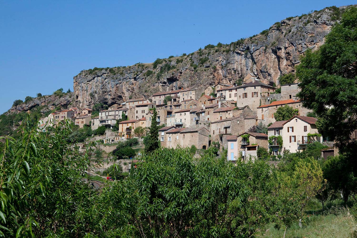 Peyre village troglodytique - Aveyron - Camping Vert Lavande